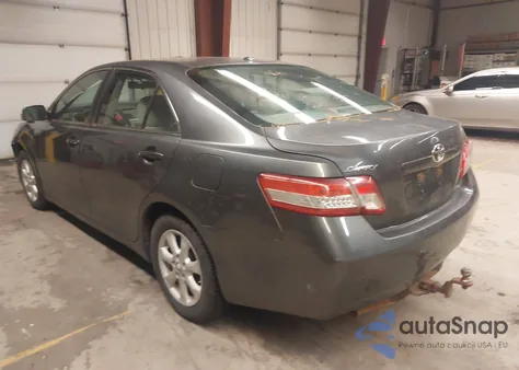 2010 Toyota Camry Le z USA, uszkodzony, nr VIN 4T4BF3EK0AR084769